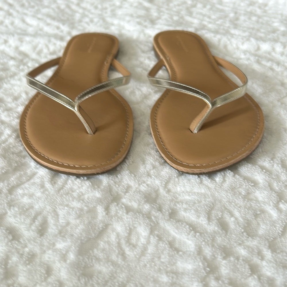 Banana Republic Gold Metallic Sandals Size 9